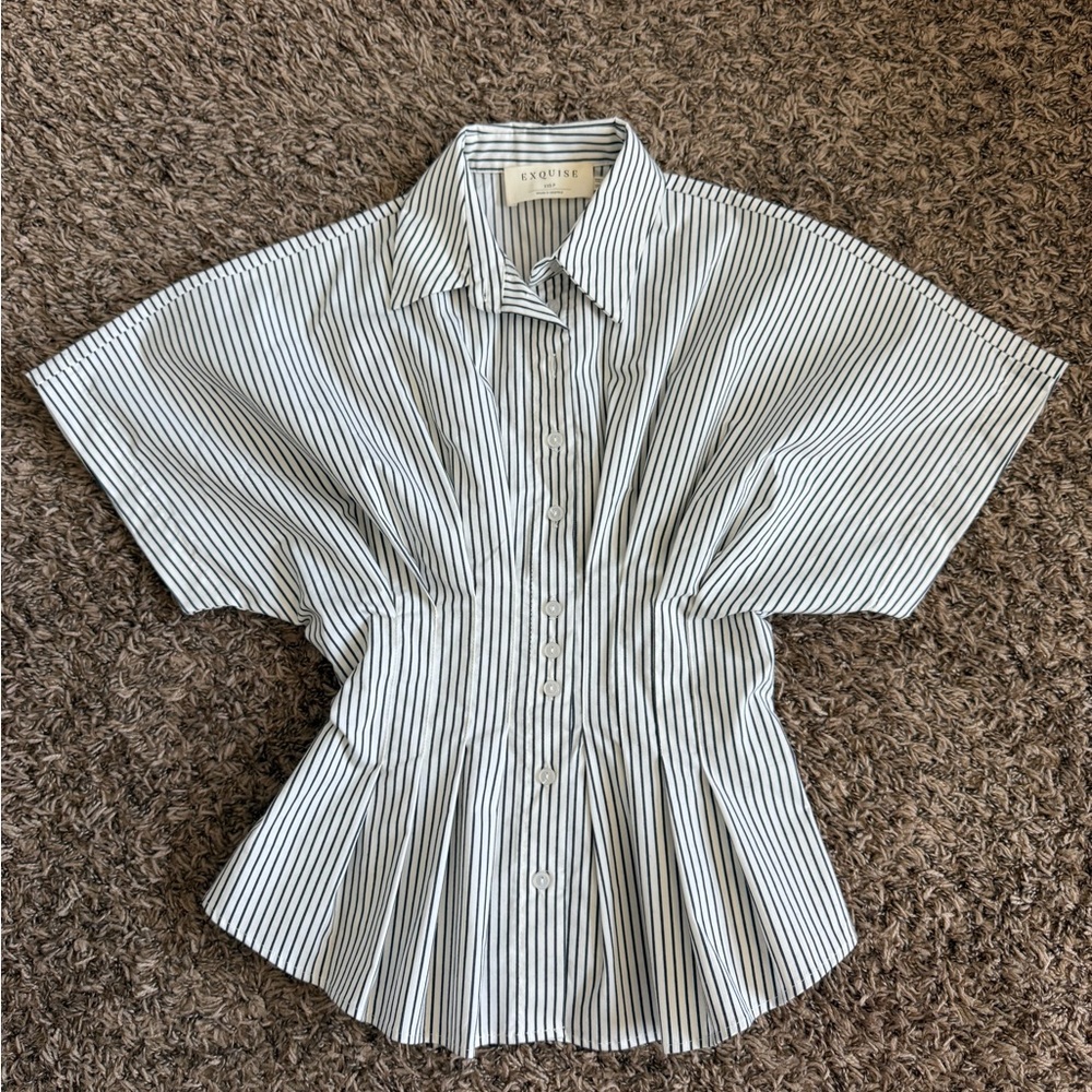 Anthropologie— Exquise The Tobie Short-Sleeve Pleated Top